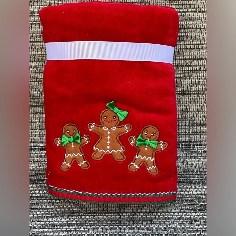 CARO HOME Christmas Holiday Red Gingerbread 100% Cotton Hand Towel Set 2pc